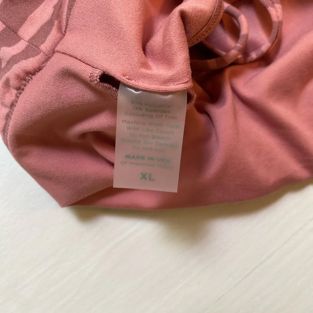 Bombshell Sportswear Set - Picture 5 of 12